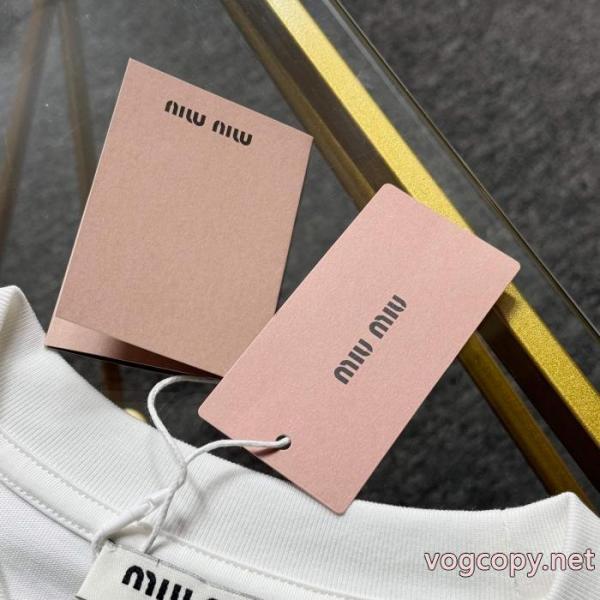  tシャツ2026到着済 26SS 異素材 季節限定販売MIUMIUブランド スニーカー 激安. 6 
