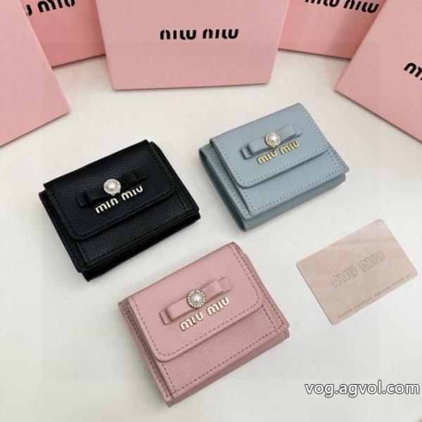 MIUMIUお手頃価格 特別人気感謝SALE 話題人気商品ブランド 偽物財布 0 
